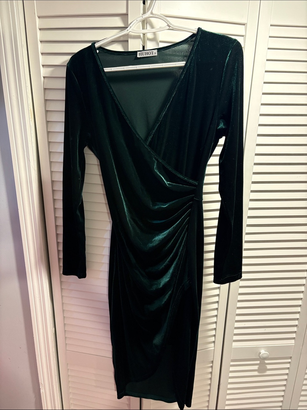 Deep Green Velvet Long-Sleeve Wrap Dress